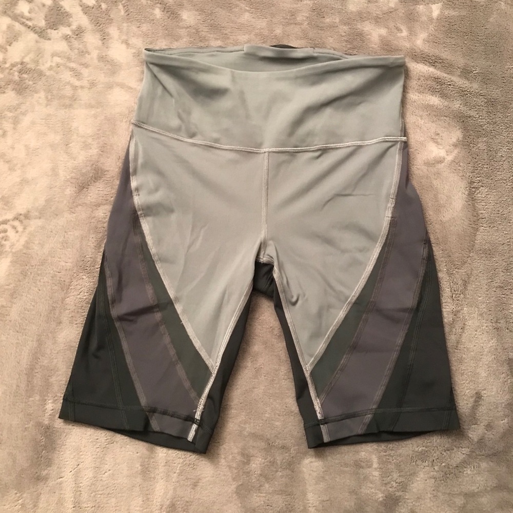 Lululemon Athletica shorts size 6